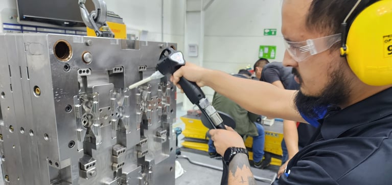 Year-End Machine Maintenance with Dry Ice Blasting: Navigating the Path to Optimal Efficiency