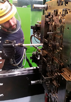 Injection molder reduces cleaning time from 16 hours to 1