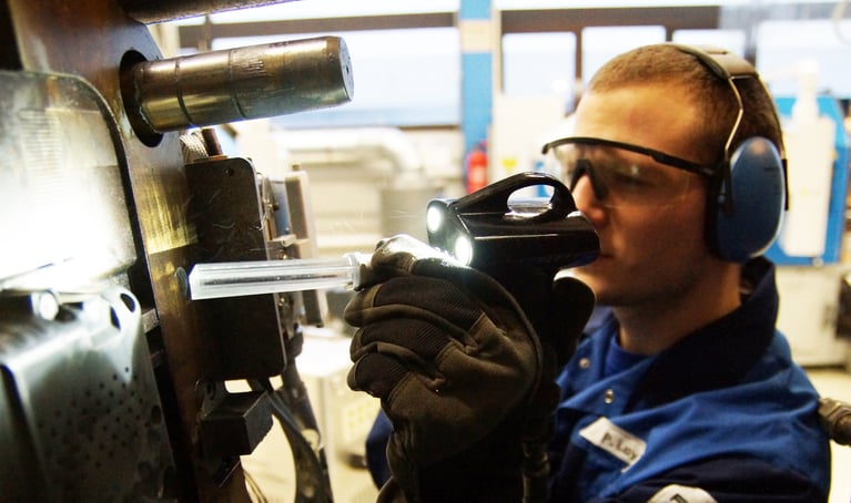 Dry ice blasting effectively cleans casting molds and core boxes