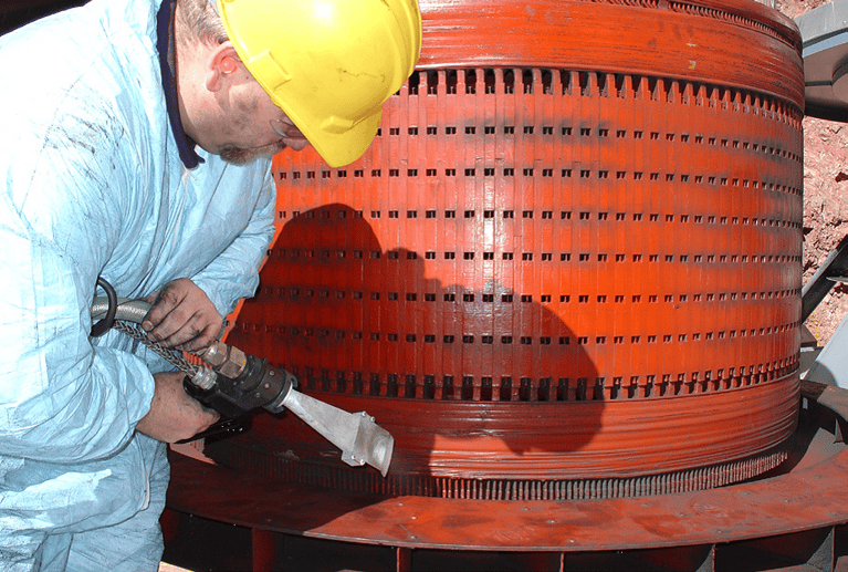 Dry ice blasting cleans generators at the Hoover Dam