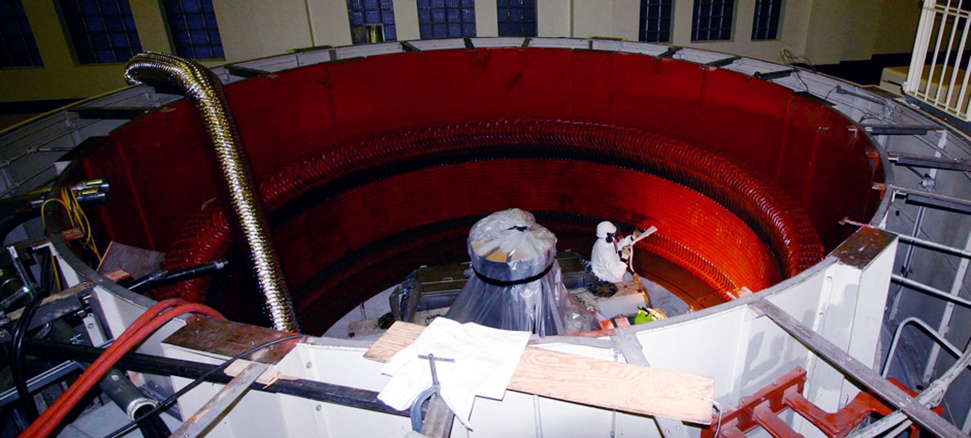 How to safely clean hydroelectric generators