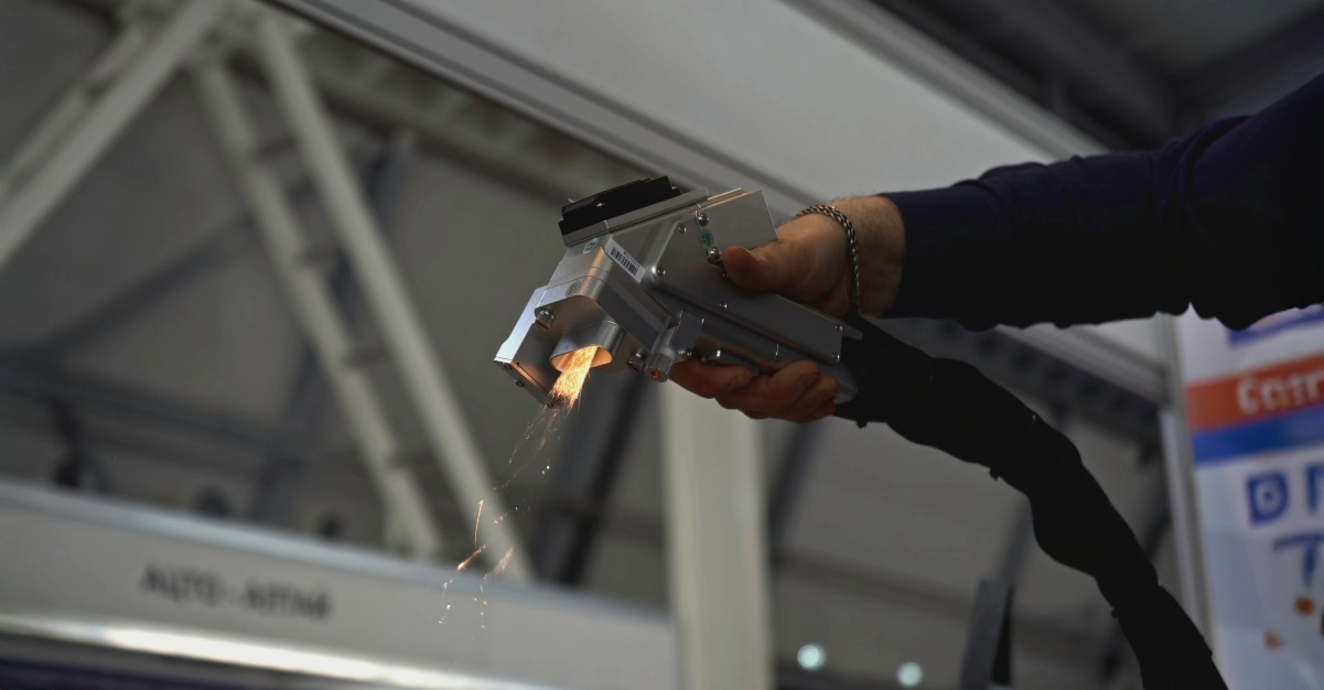 laser cleaning machine